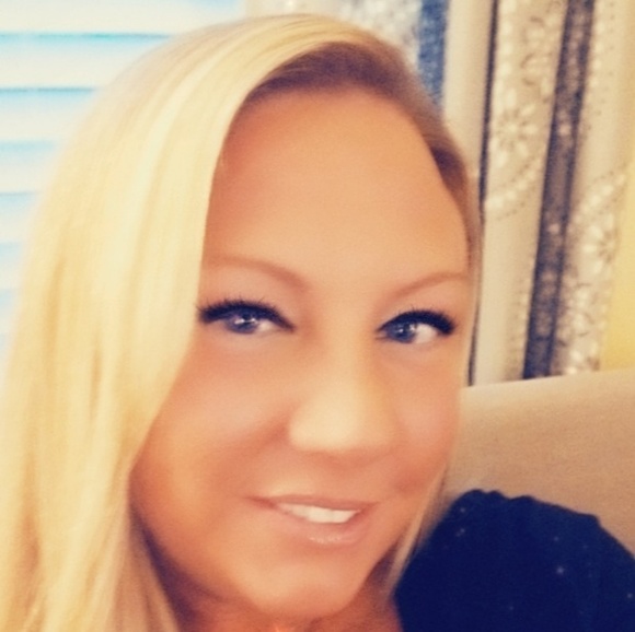 Meet your Posher, Devin - Picture 2 of 2